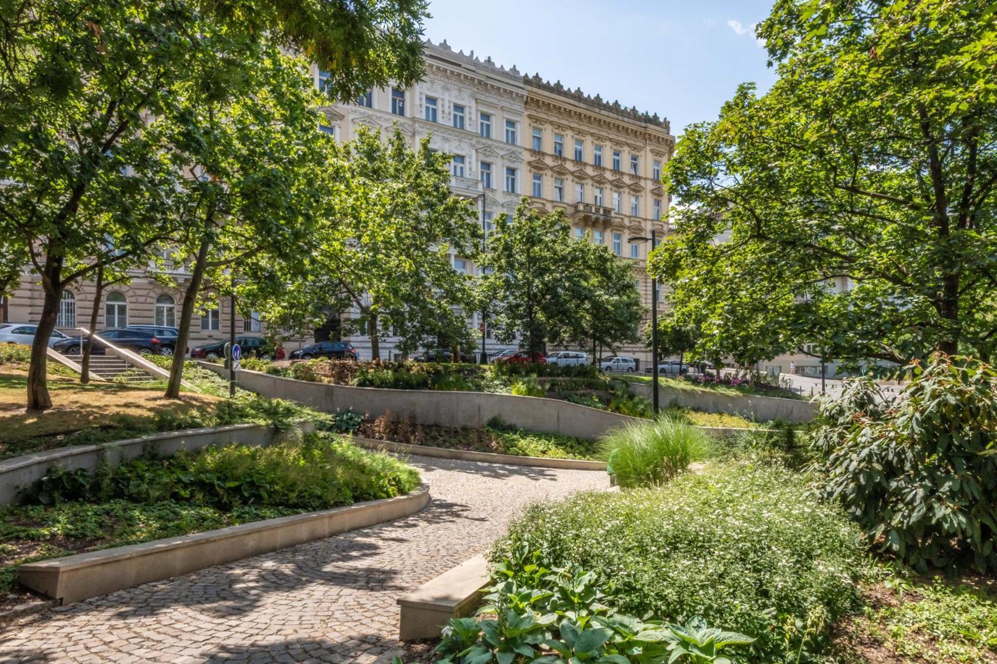 Centrally Located 3Bd Home Near National Museum Prague Exterior photo